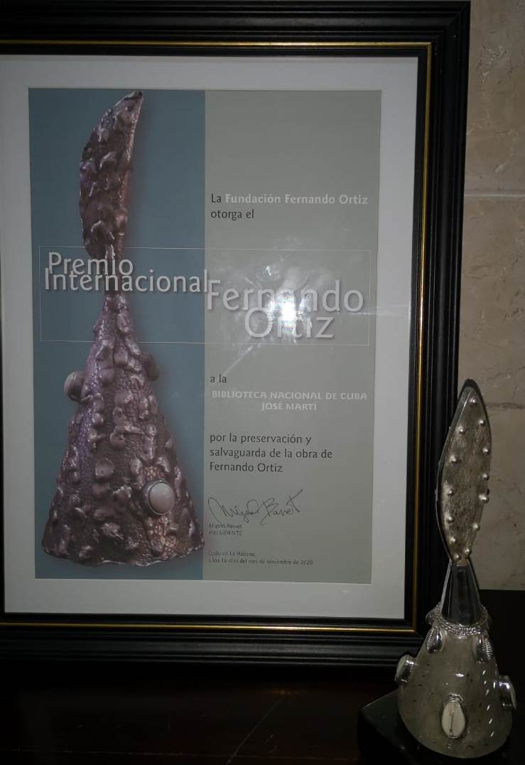 Foto de Premio Internacional Fernando Ortiz a la Biblioteca Nacional de Cuba